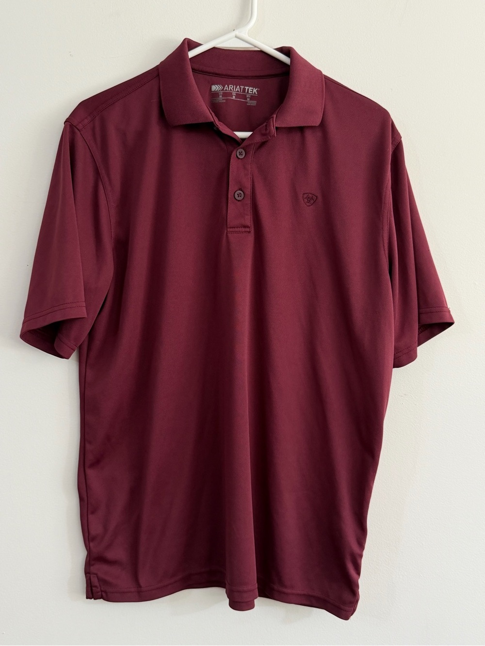 Ariat Tek Men’s Medium Short Sleeve Polo Shirt Burgundy